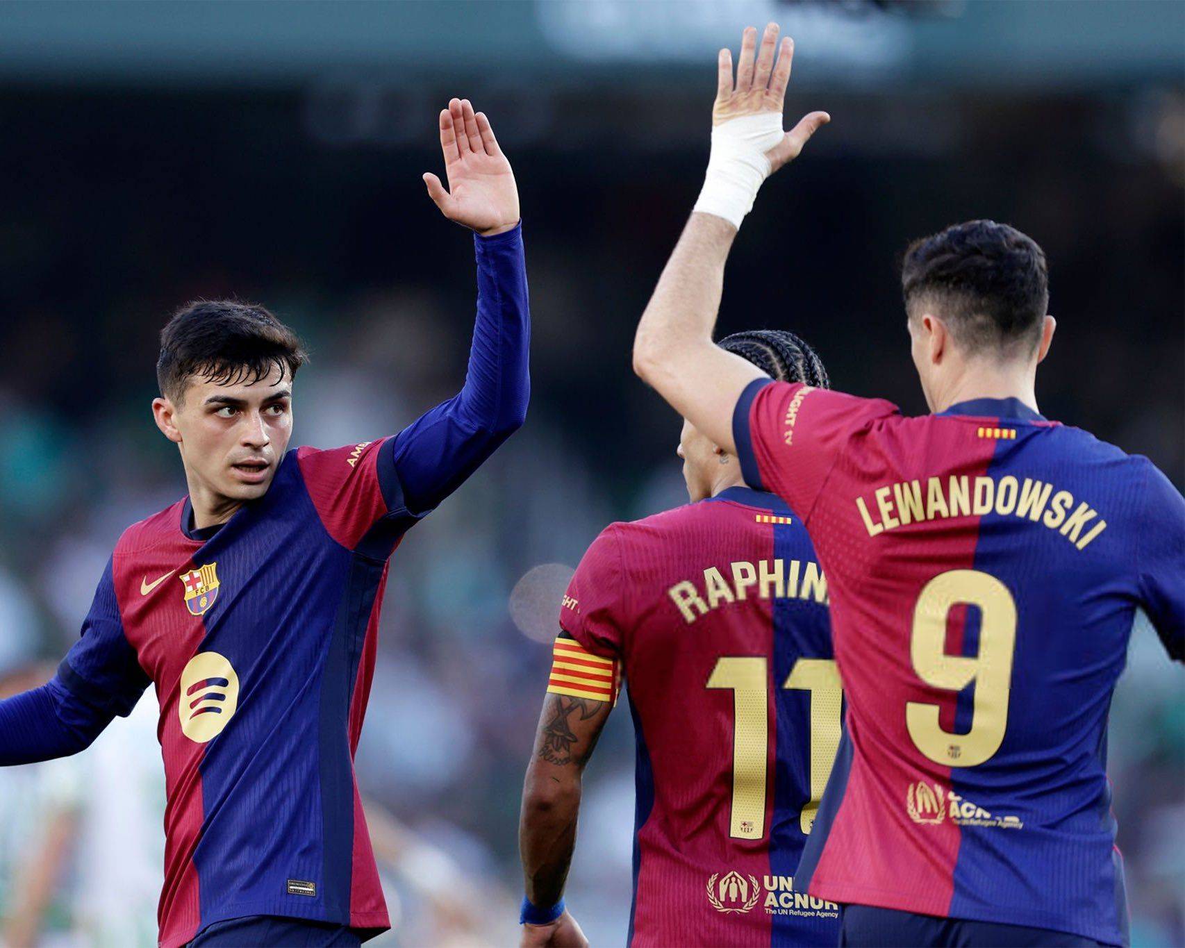 莱万多夫斯基在TL比赛中回归赛场,回归赛场引发热议!(比赛开始视频完整版)爱游戏数字体验