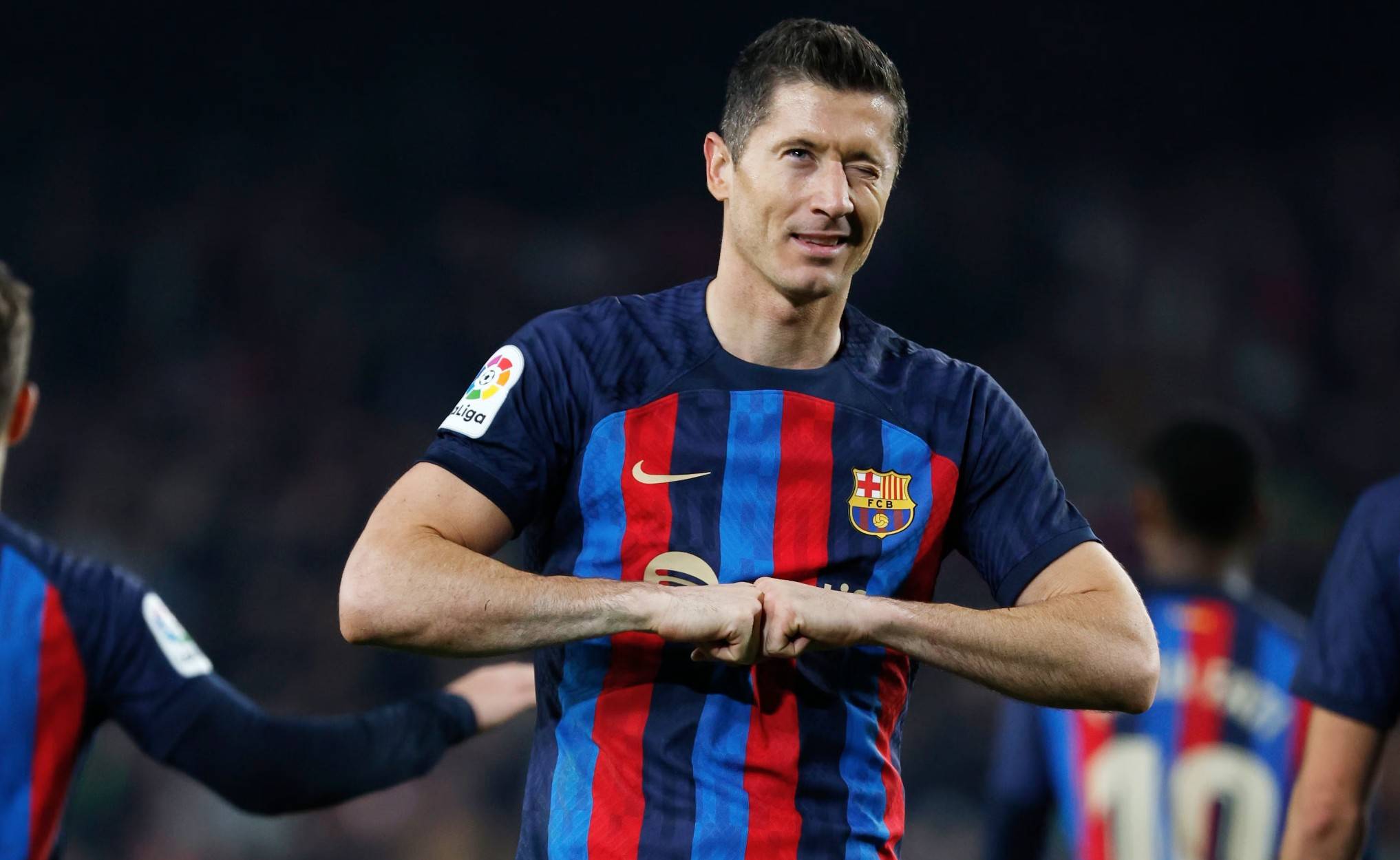 莱万多夫斯基在TL比赛中回归赛场,回归赛场引发热议!(比赛开始视频完整版)爱游戏数字体验